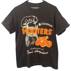 Hooters Vintage Zurich Oktoberfest black/orange Men's Medium graphic T-shirt